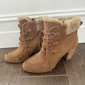 UGG Women's Brown Lace Up Boots Size 7.5 EUC